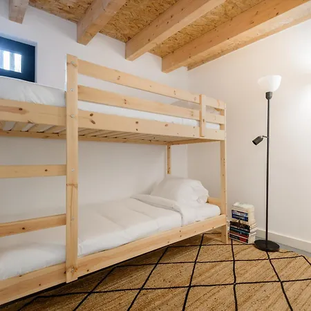 Cool Alegria Loft Mezzanine Retreat 아파트 포르투