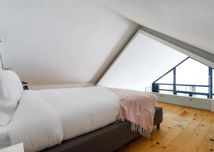 Cool Alegria Loft Mezzanine Retreat